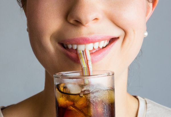 Как газированные напитки влияют на здоровье зубов?