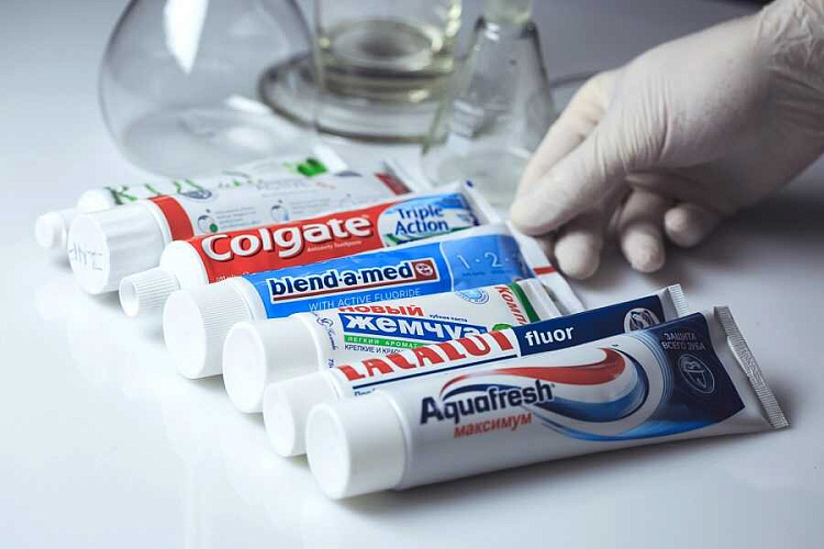 Ингредиенты современной зубной пасты: Что мы используем для ухода за улыбкой?